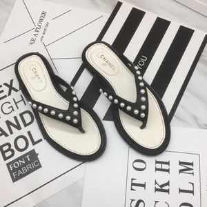 CHANAL SLIPPERS